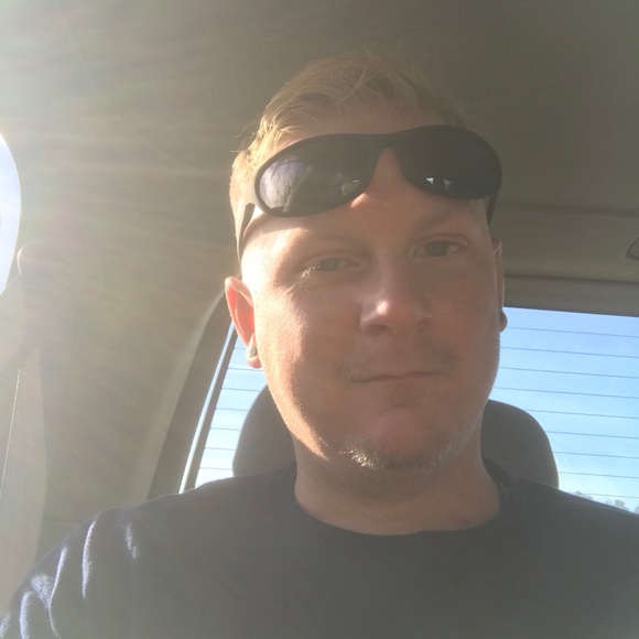 Meet your Posher, Rob - Picture 2 of 3